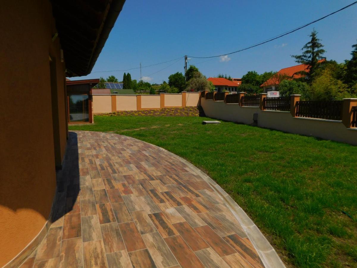 Royal Villa קסזטלי מראה חיצוני תמונה
